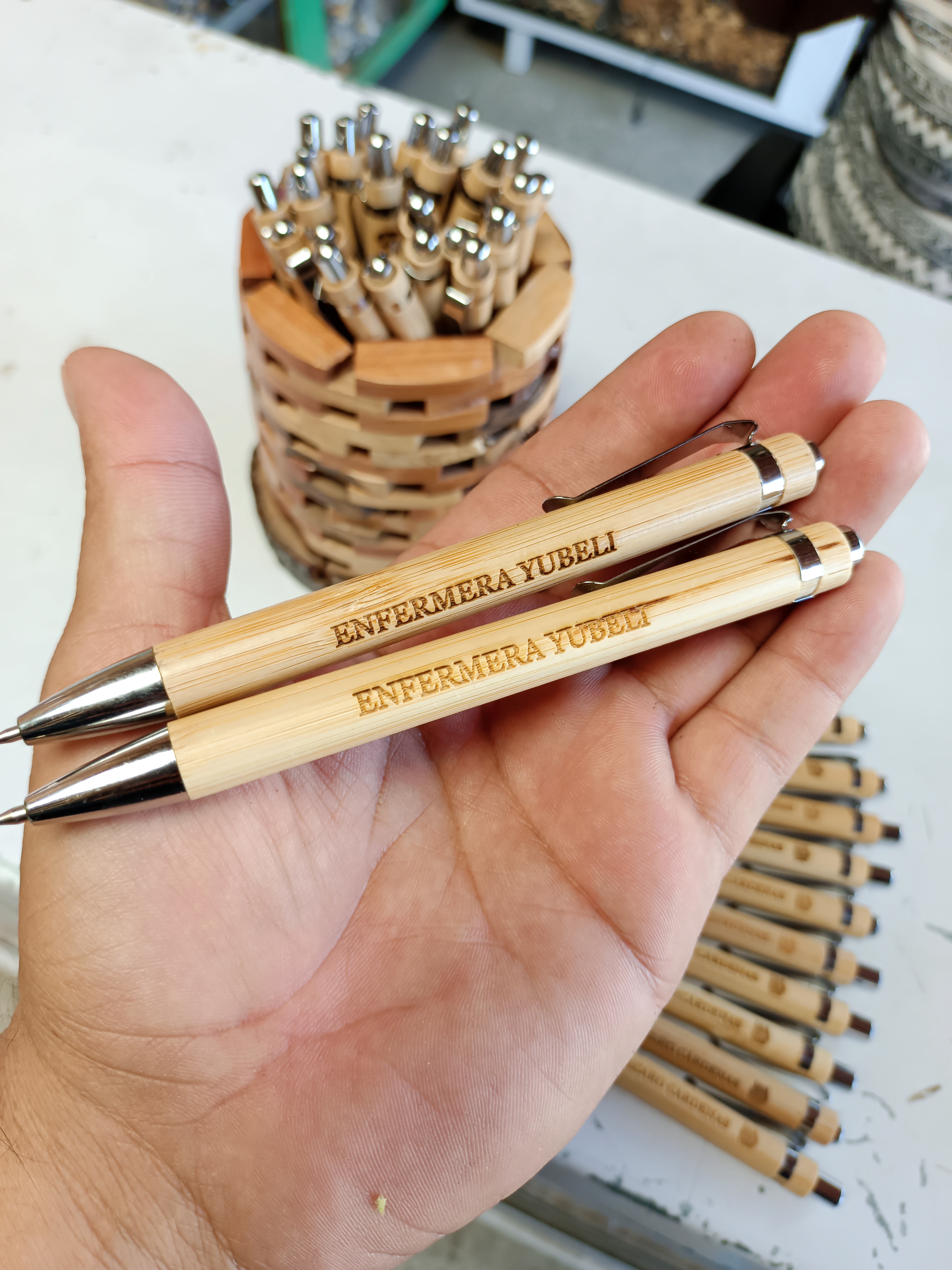 Lapiceros de madera personalizados