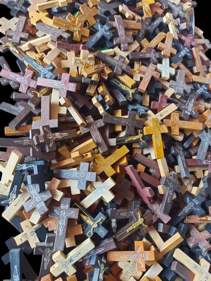 Cruz de madera económica