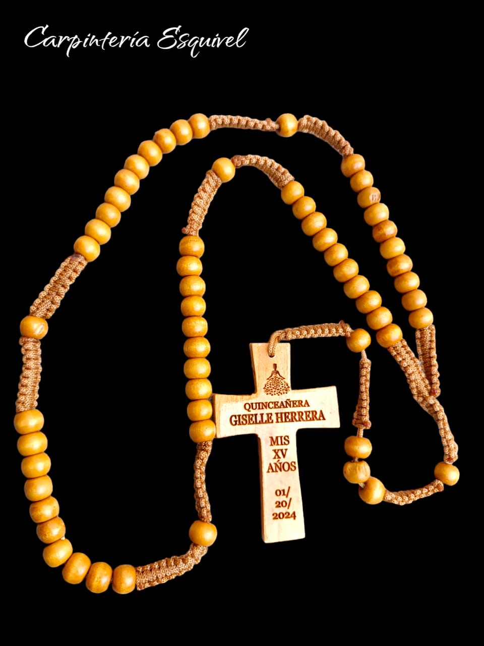 Rosario de madera para quinceañera