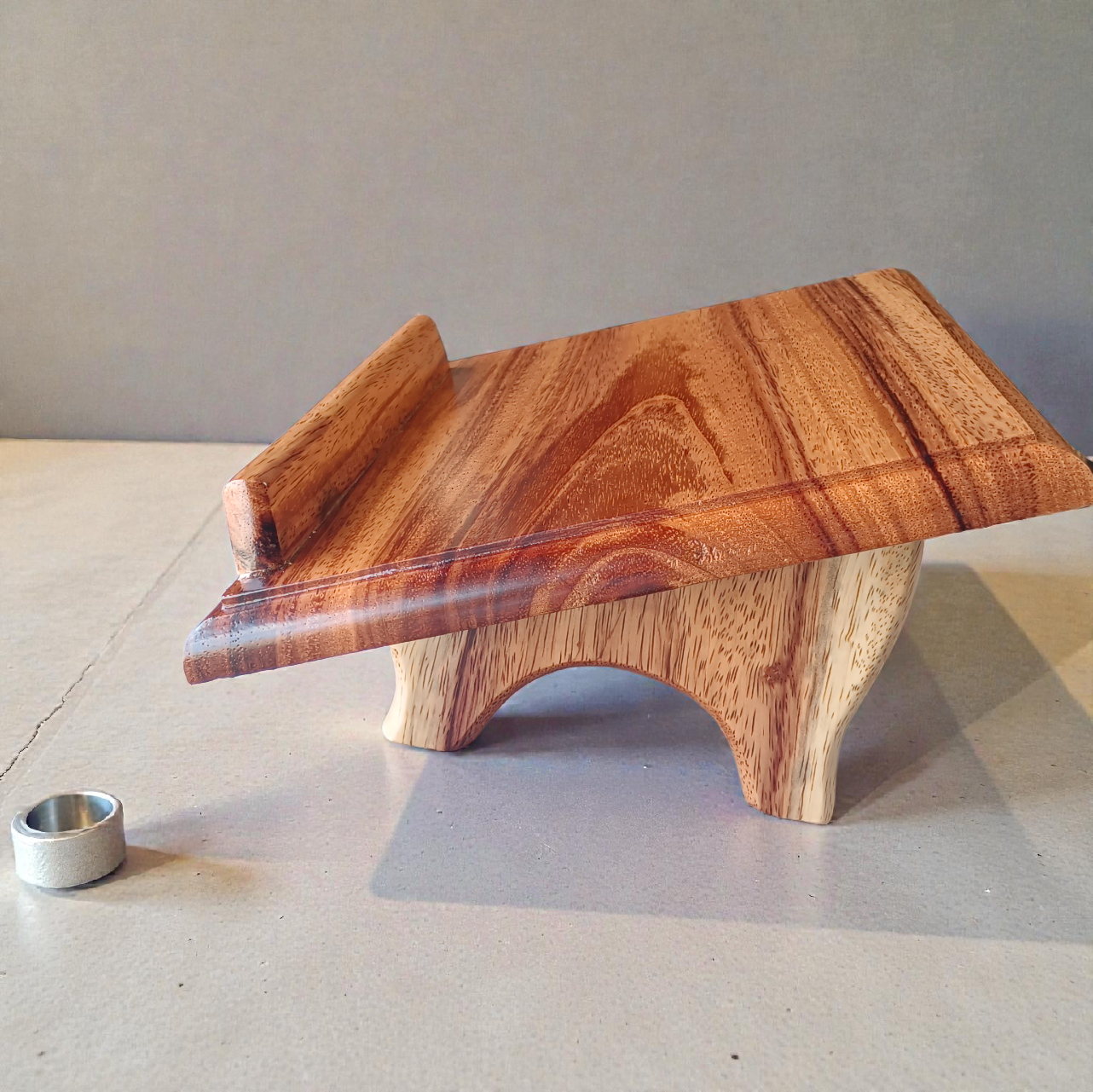 Atril artesanal de madera